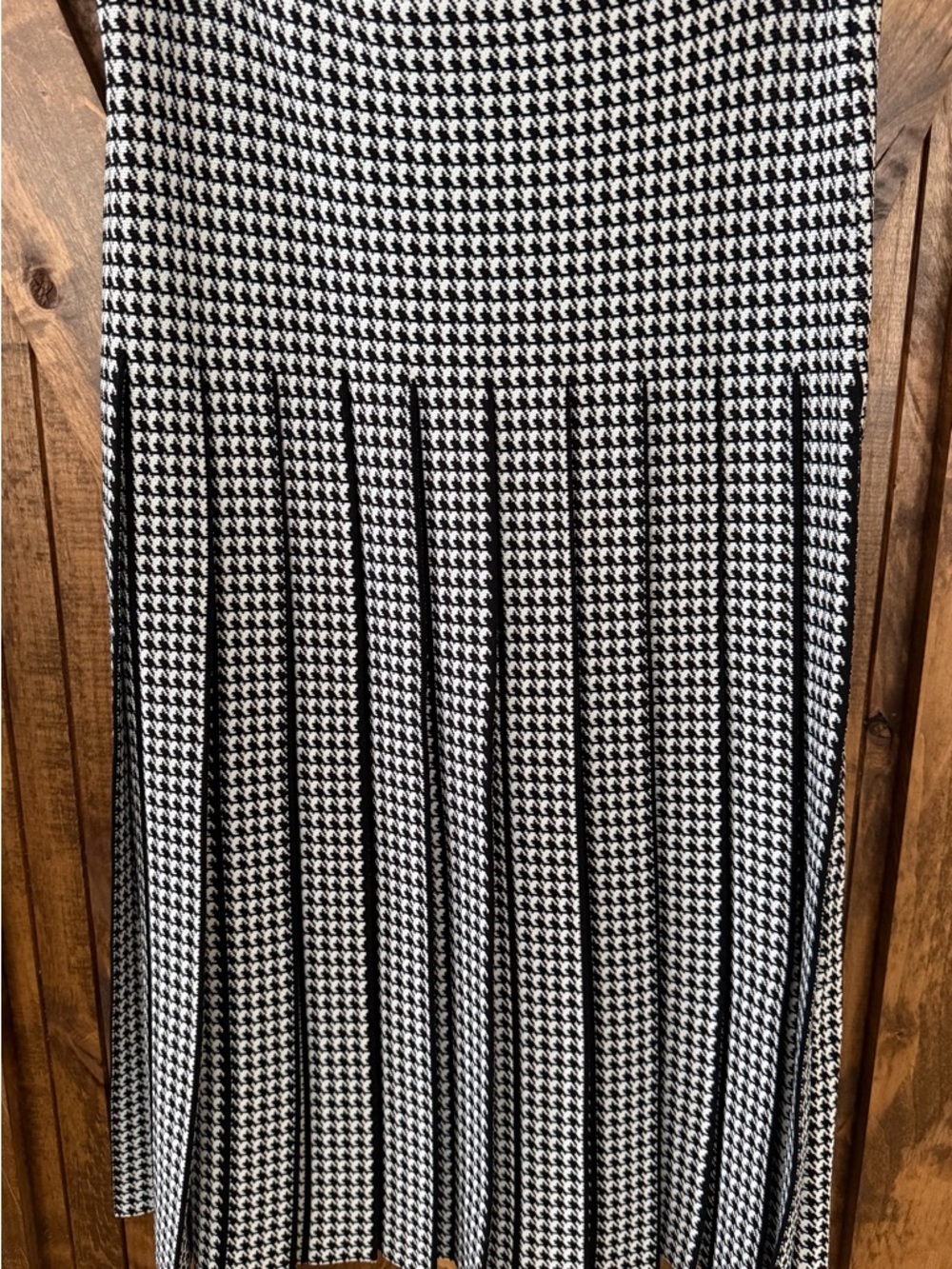 Aleeza Paris Houndstooth Wonder Skirt